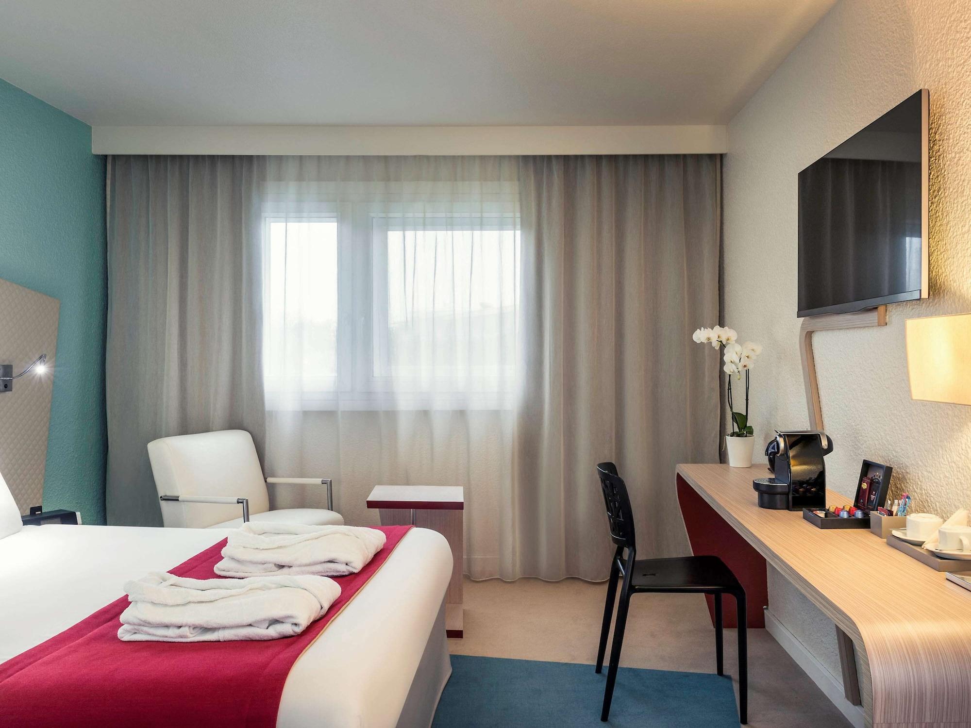 Mercure Paris Le Bourget Aeroport Le Blanc-Mesnil Exteriör bild
