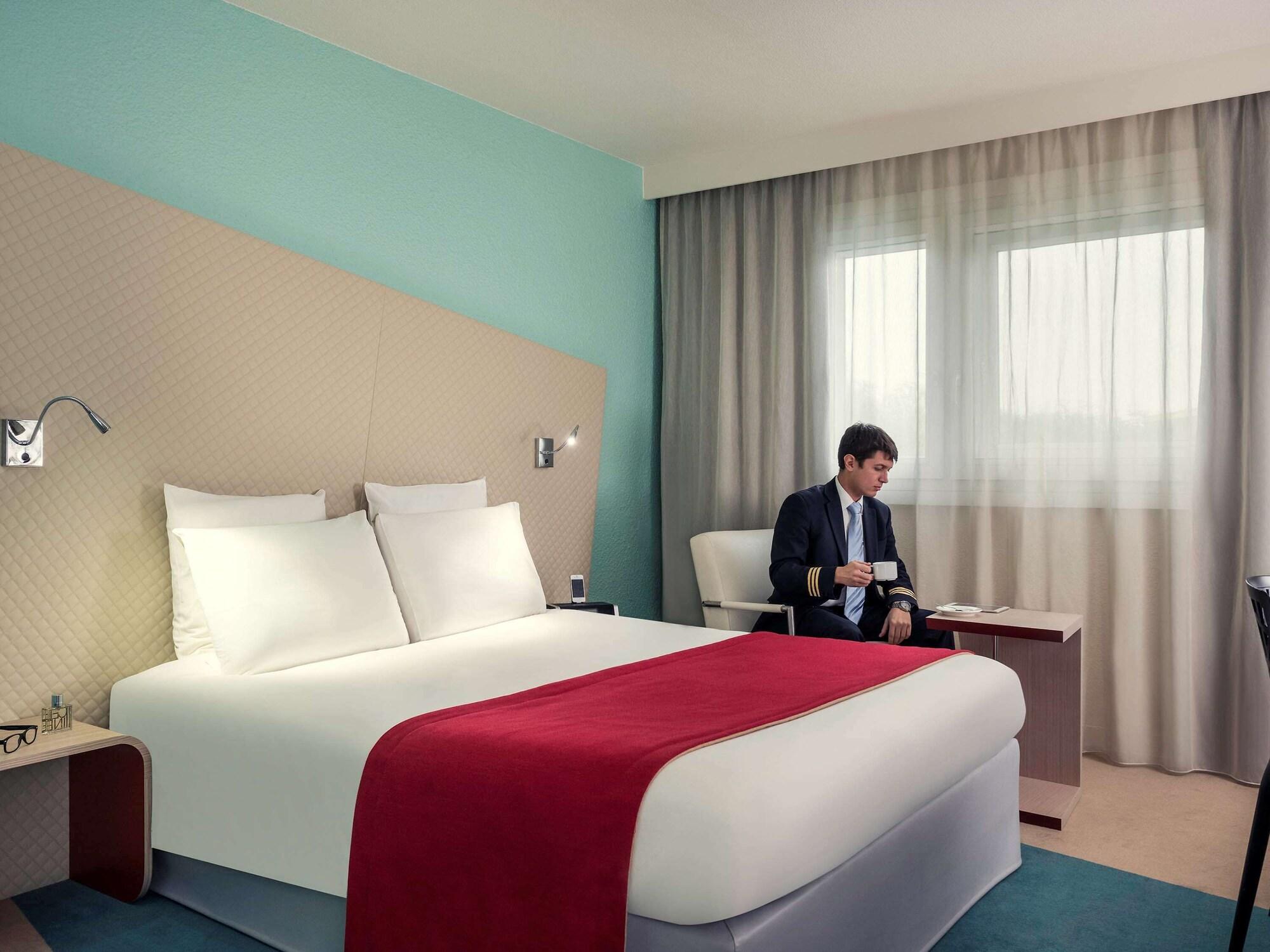 Mercure Paris Le Bourget Aeroport Le Blanc-Mesnil Exteriör bild